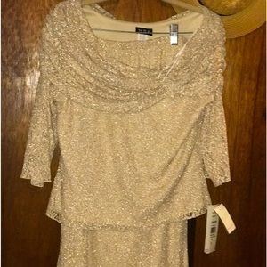 Beautiful outfit dressy top and matching skirt